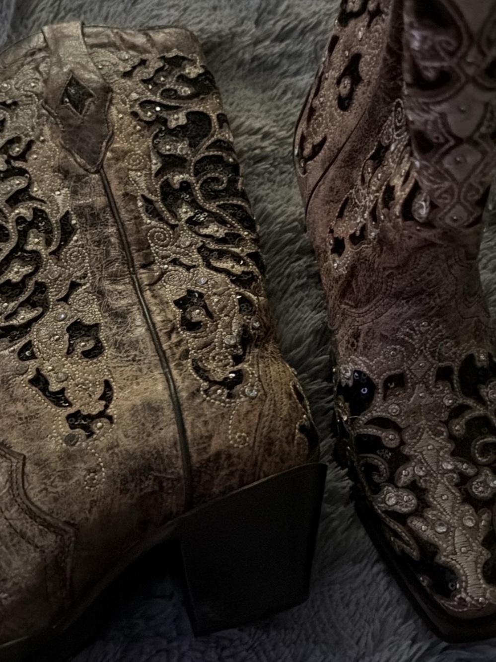 Embellished Distressed Brown Western Boots with Black Accents - Picture 3 of 4